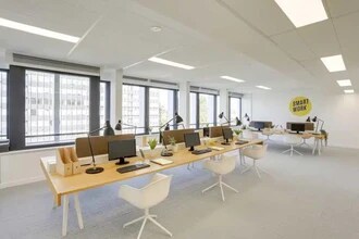 11 Avenue Dubonnet, Courbevoie to rent Interior Photo- Image 2 of 5