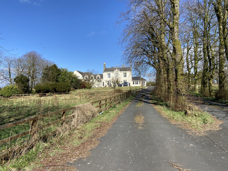 13 Barrmill Rd, Beith for sale - Primary Photo - Image 1 of 1