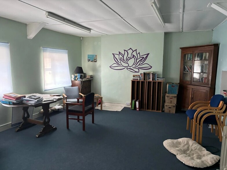 High St, Lampeter for sale - Interior Photo - Image 2 of 4