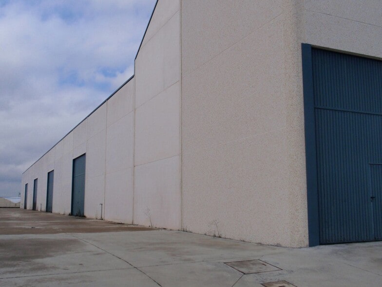 Avenida de las Retamas, 12, Casarrubios del Monte, Toledo for sale - Building Photo - Image 2 of 14