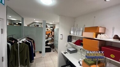 Burnett Rd, Sutton Coldfield to rent Interior Photo- Image 2 of 3