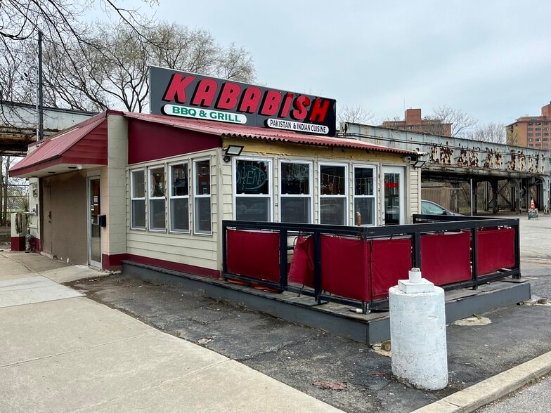 1554 N Larrabee St, Chicago, IL for rent - Building Photo - Image 2 of 17