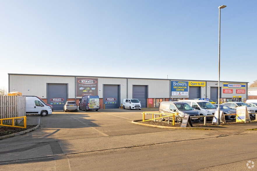 Windsor Rd, Louth for sale - Building Photo - Image 2 of 10