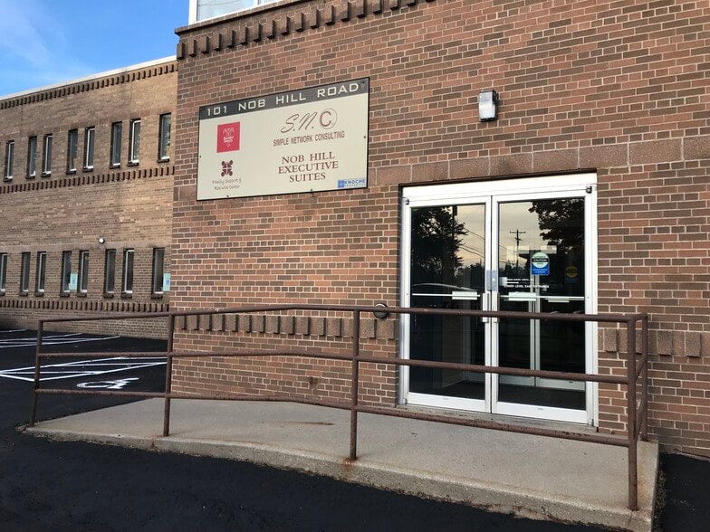 101 Nob Hill Rd, Madison, WI to rent - Building Photo - Image 2 of 4