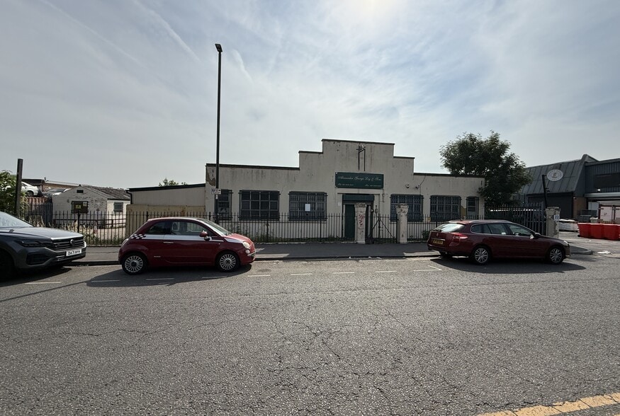 20 Bull Ln, London for sale - Building Photo - Image 1 of 4