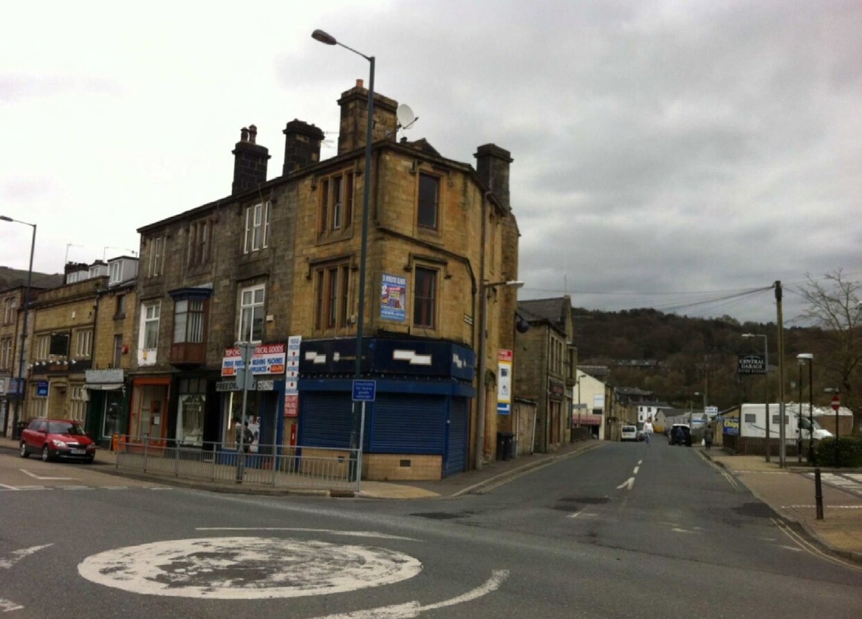 1 Stansfield Rd, Todmorden for sale Primary Photo- Image 1 of 1