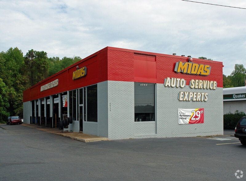 2039 Silas Creek Pky, WinstonSalem, NC 27103 UK