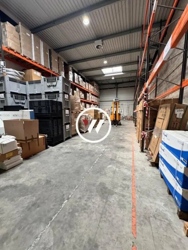 Light Industrial in Tremblay-en-France to rent Building Photo- Image 1 of 7