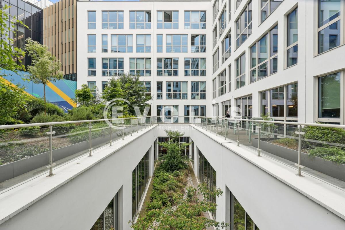 Office in Fontenay-sous-Bois to rent Building Photo- Image 1 of 12
