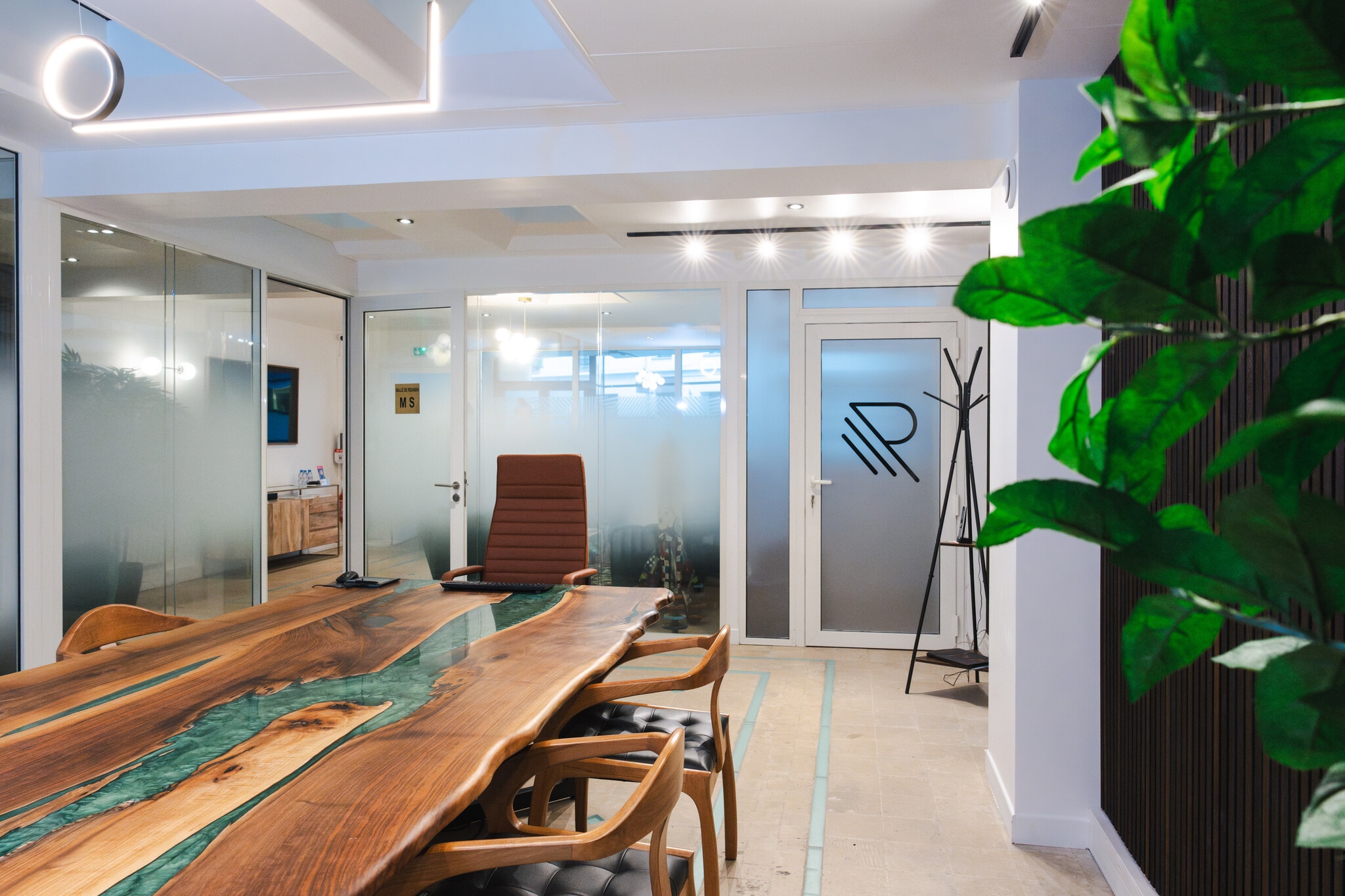 Rue de la République, Puteaux to rent Interior Photo- Image 1 of 5