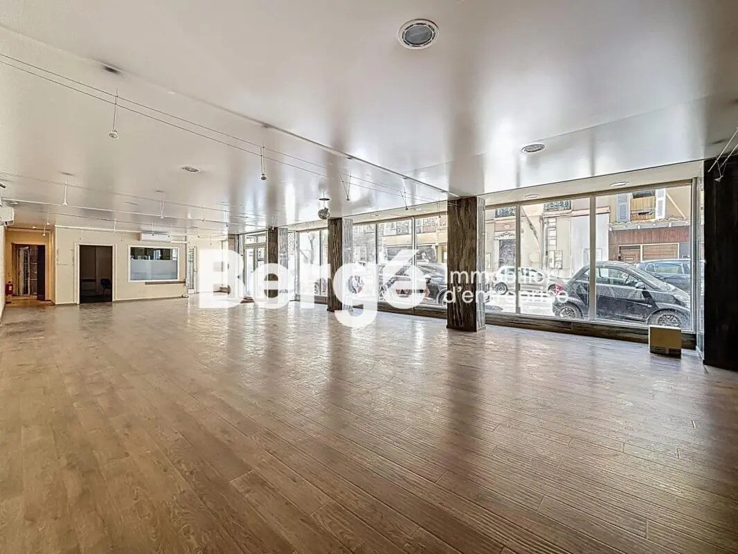 Retail in Nice for sale Interior Photo- Image 1 of 9