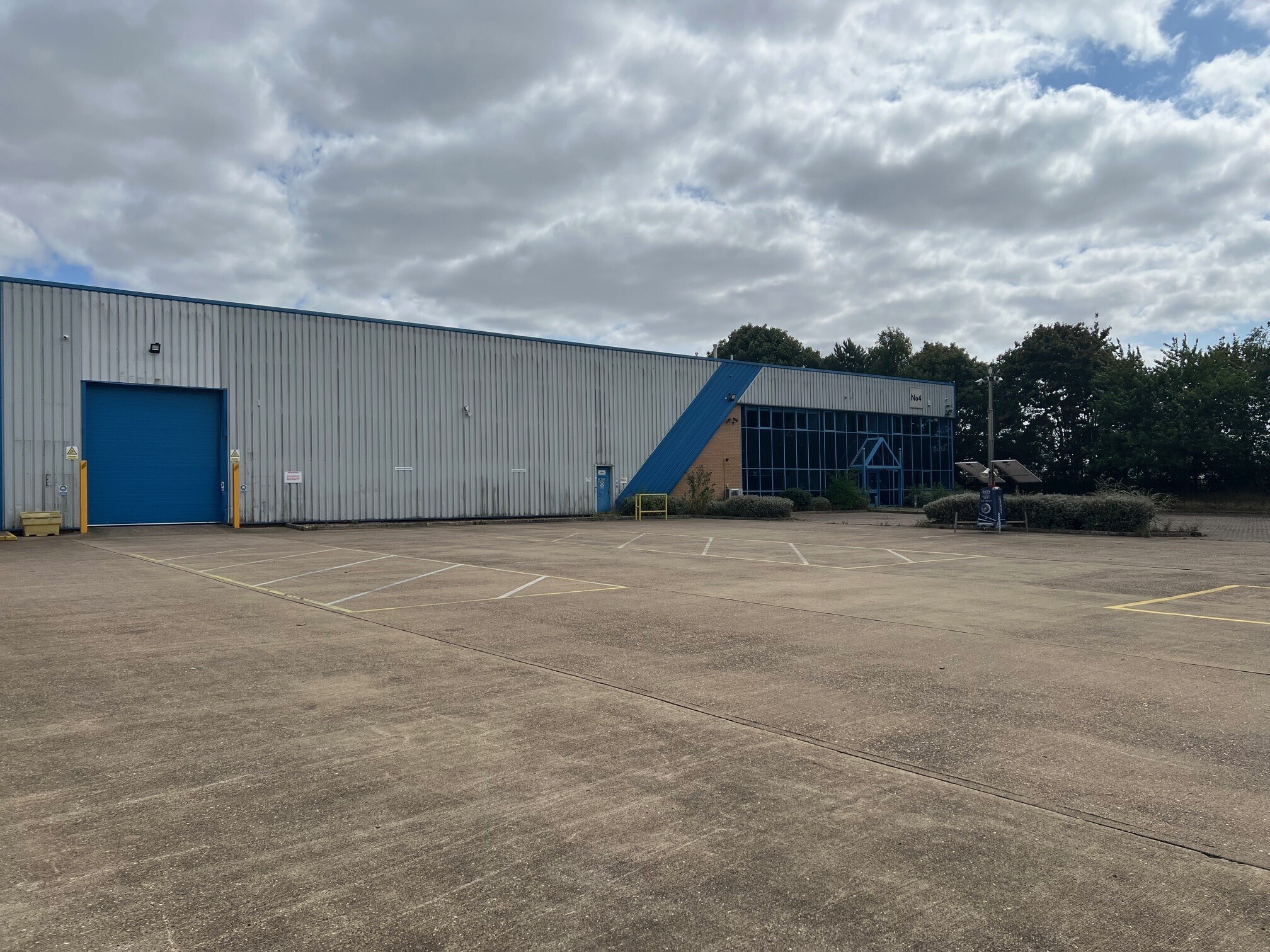 Shipton Way, Rushden to rent Building Photo- Image 1 of 4