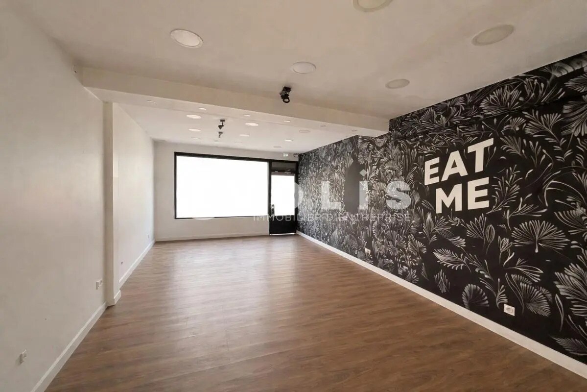 Retail in Amiens for sale Interior Photo- Image 1 of 4