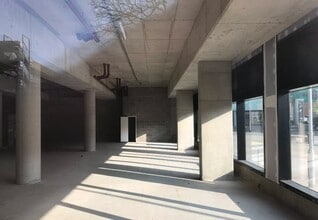 32 Isambard Brunel Rd, Portsmouth to rent Interior Photo- Image 2 of 2