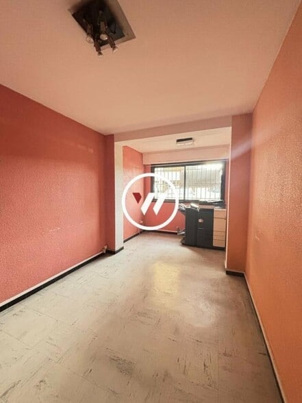Office in Marseille to rent - Interior Photo - Image 2 of 8