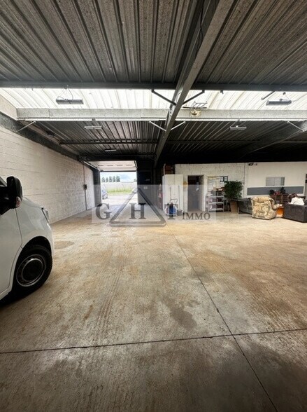 Industrial in Vaux-le-Pénil for sale - Interior Photo - Image 1 of 6