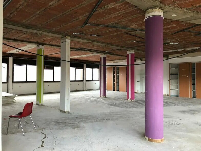 Office in Villefranche-sur-Saône to rent - Interior Photo - Image 2 of 4