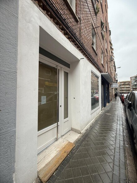 Retail in Madrid, Madrid to rent - Building Photo - Image 2 of 3