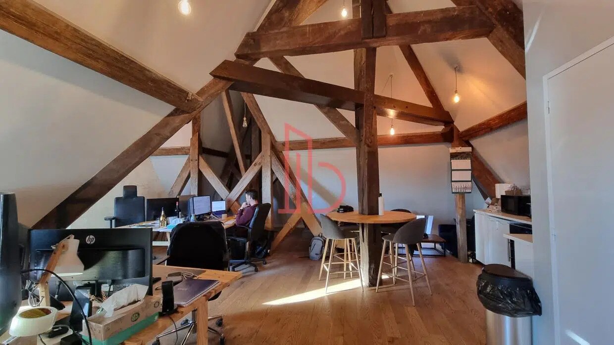 Office in Bordeaux to rent Interior Photo- Image 1 of 10