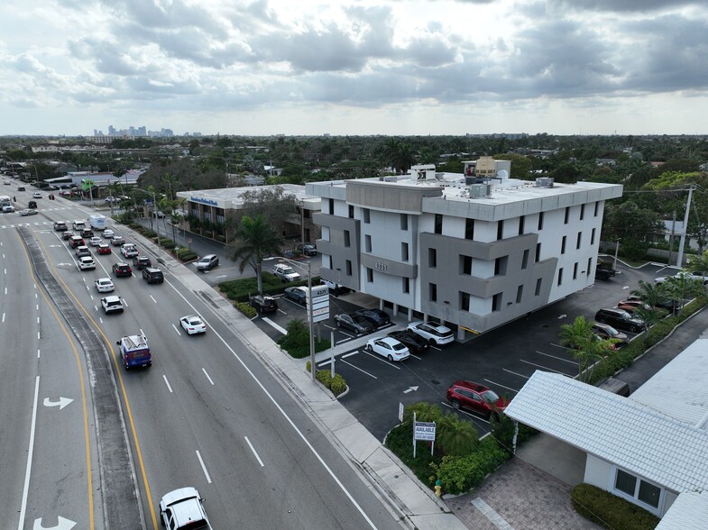 4331 N Federal Hwy, Fort Lauderdale, FL for rent - Building Photo - Image 1 of 2