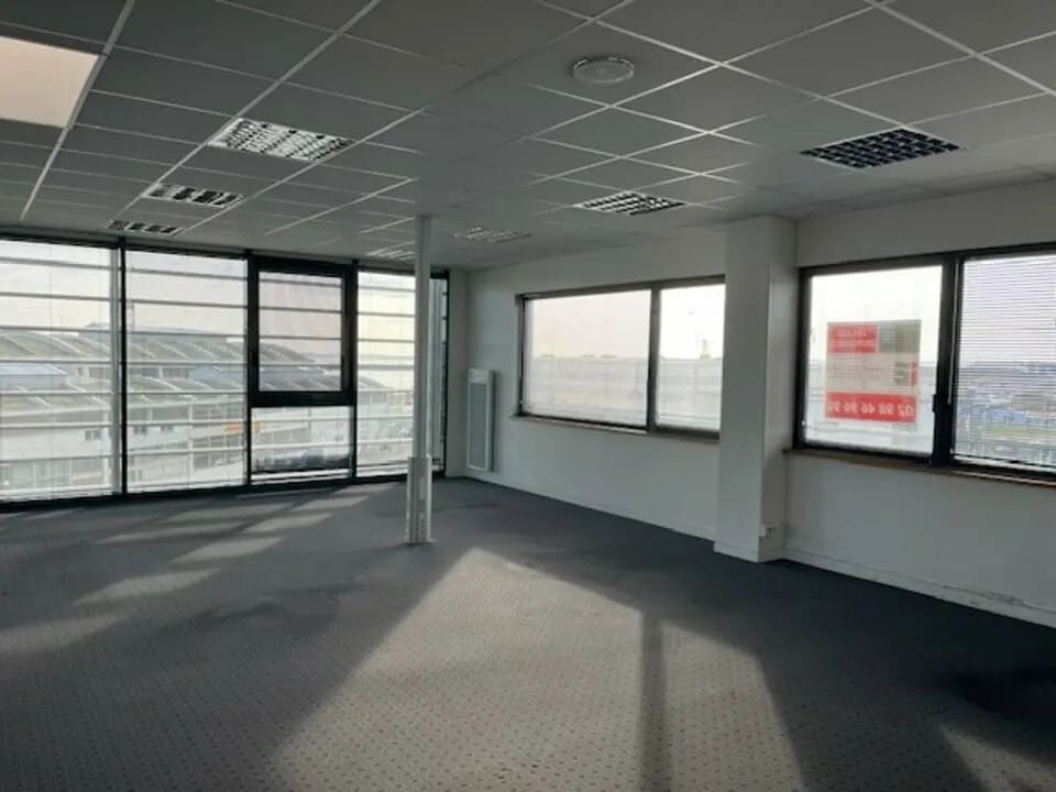 Location Bureaux 84 m² à 126 m² - Photo 1