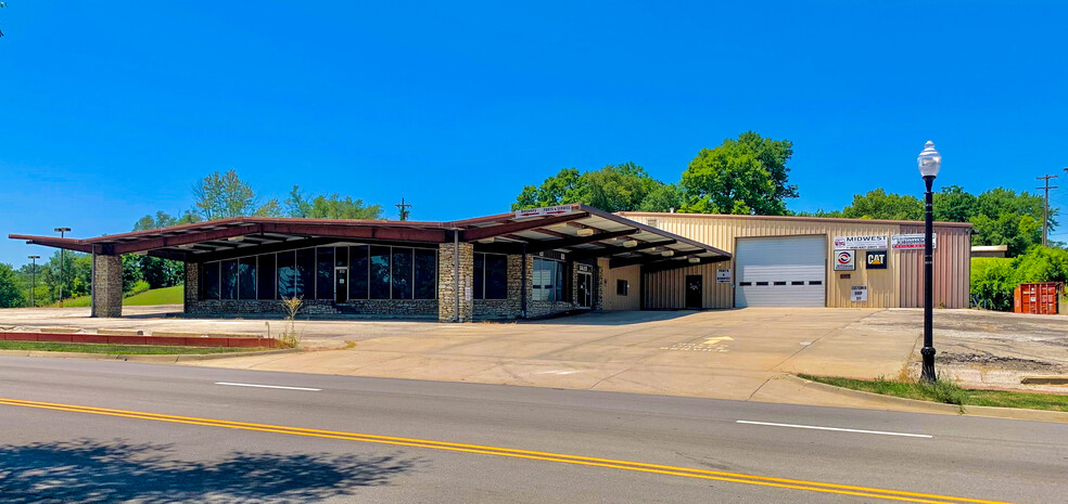 313 E Front St, Bonner Springs, KS for sale - Building Photo - Image 1 of 1