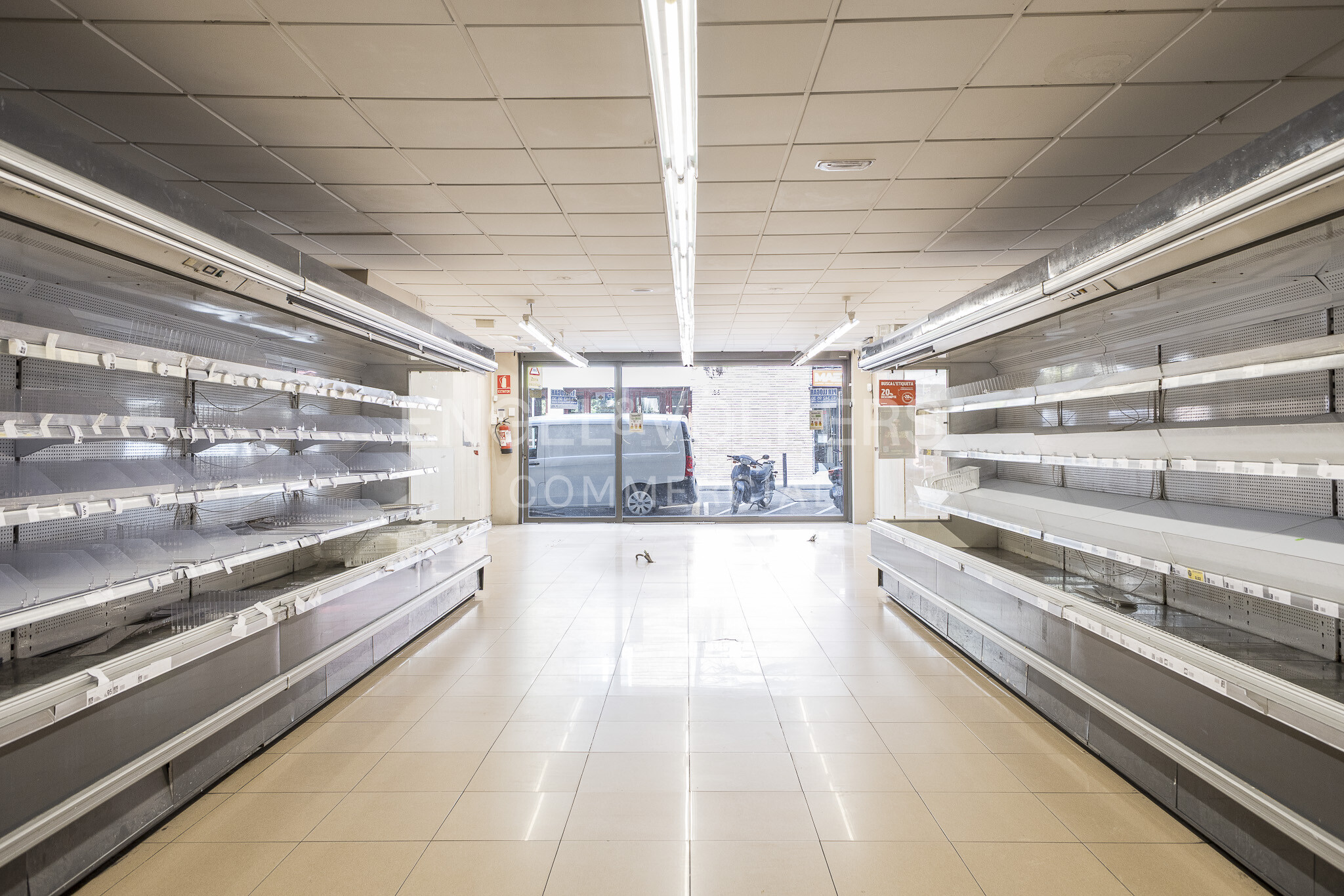 Retail in Barcelona, Barcelona to rent Building Photo- Image 1 of 7