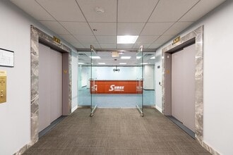 180 N Michigan Ave, Chicago, IL to rent Interior Photo- Image 2 of 13