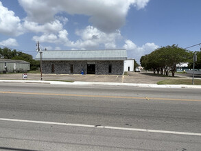 107 E Austin St, Port Lavaca, TX for sale Building Photo- Image 1 of 39