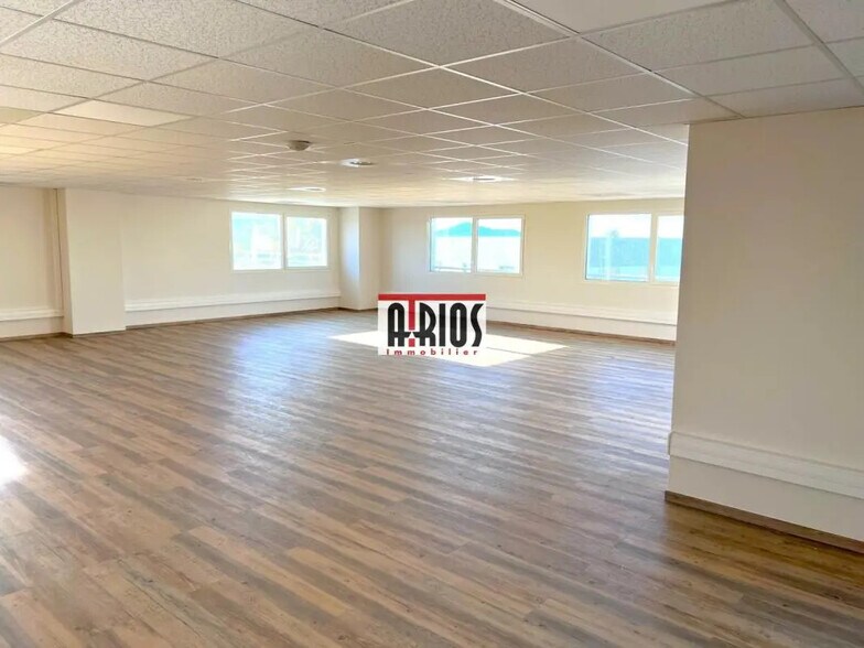 Office in La Farlède for sale - Interior Photo - Image 1 of 2