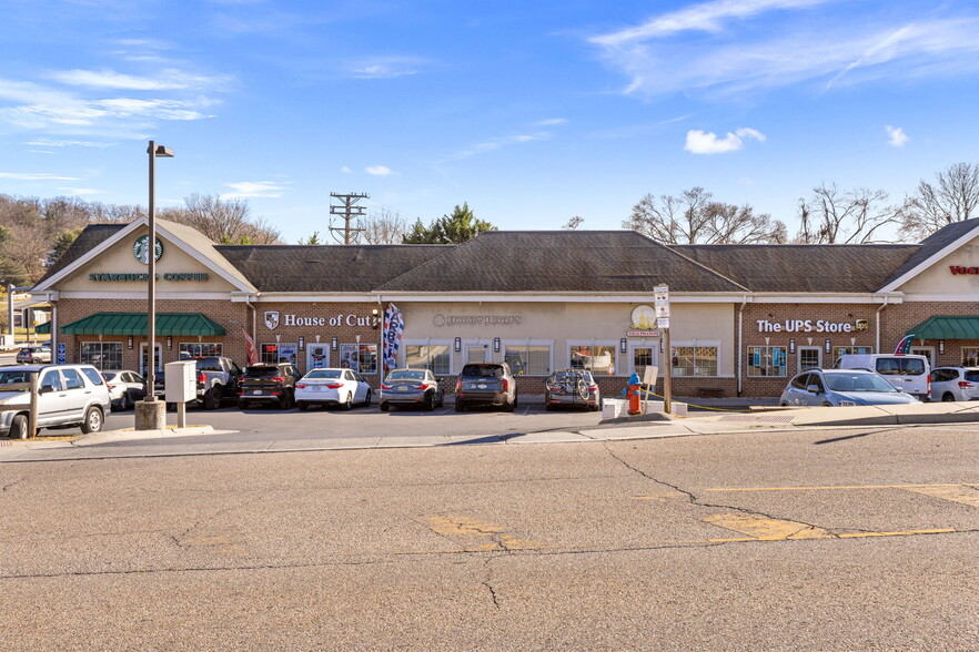 1326 Hillside Ave, Harrisonburg, VA for rent - Building Photo - Image 3 of 17