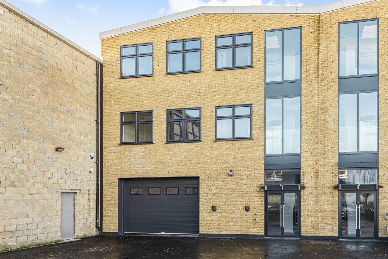 Cline Rd, London for sale Primary Photo- Image 1 of 1