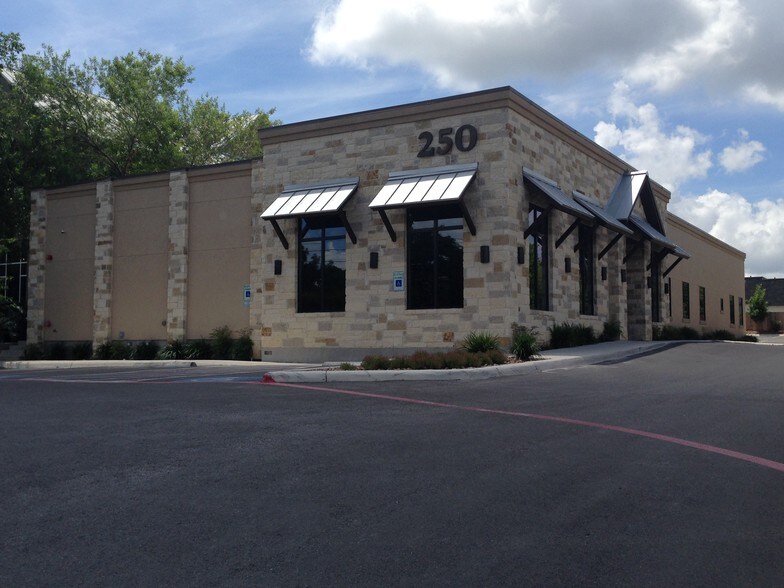 250 W Sunset Rd, San Antonio 78209 UK