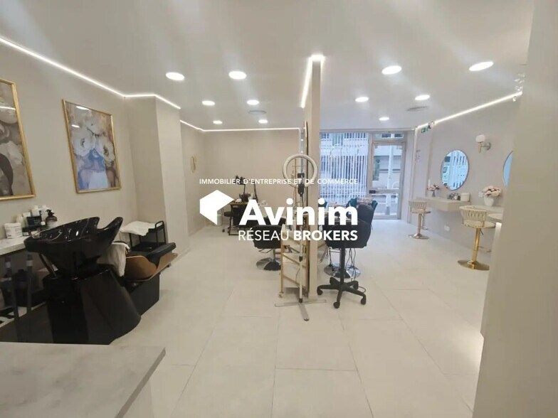 Light Industrial in Nice for sale - Interior Photo - Image 2 of 11