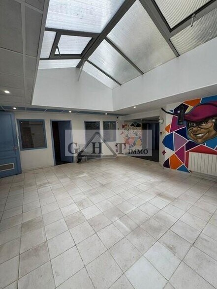 Office in Charenton-le-Pont to rent - Interior Photo - Image 2 of 3