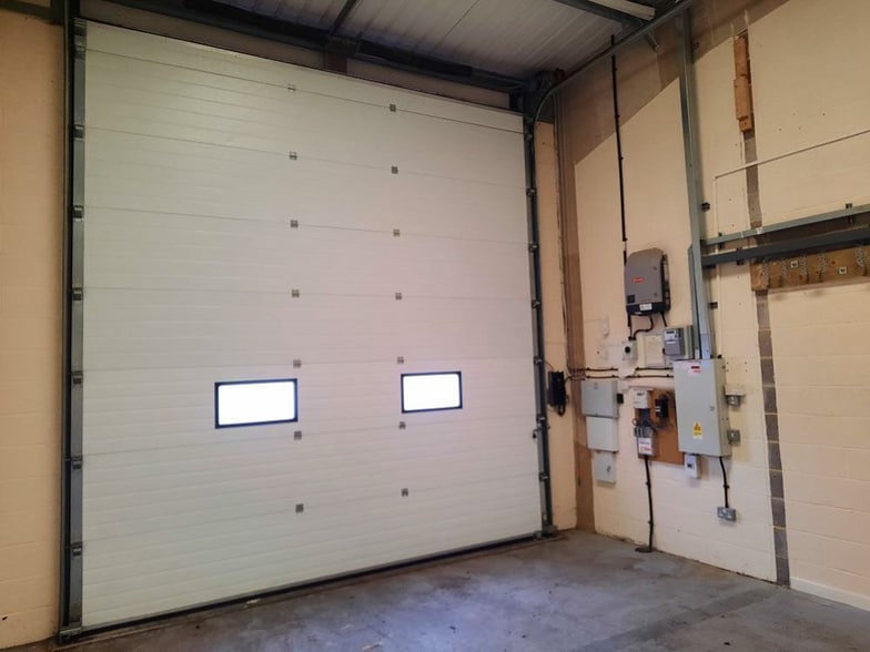 3A-3C Fitz Gilbert Ct, Andover to rent - Interior Photo - Image 2 of 3