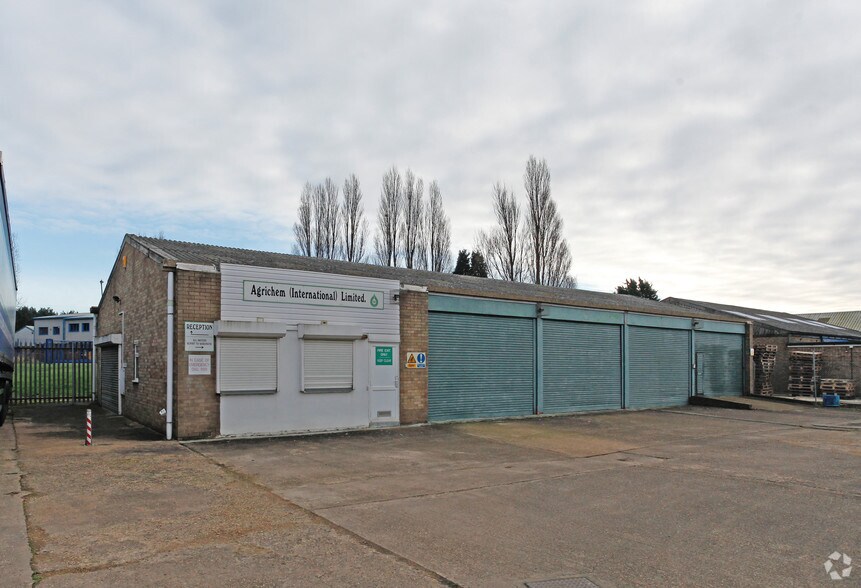 4 Station Rd, Whittlesey to rent - Building Photo - Image 2 of 3
