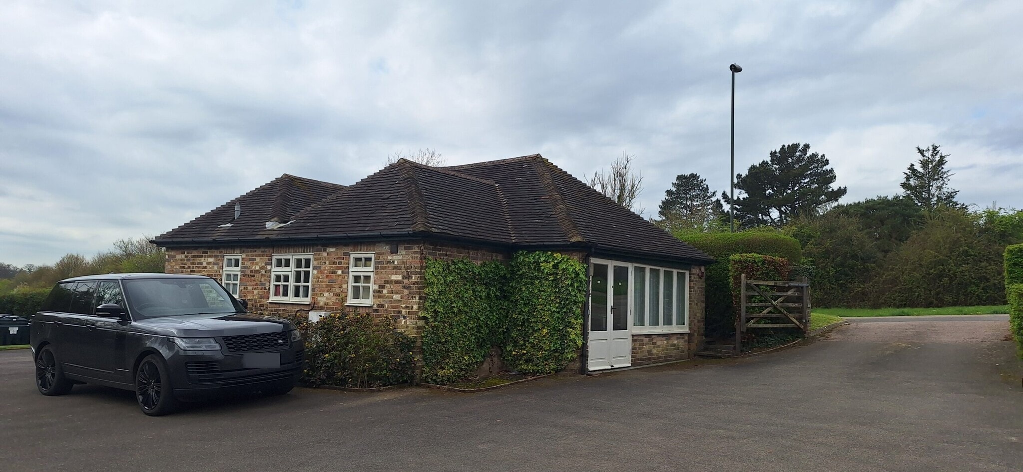 London Rd, Bolney to rent Primary Photo- Image 1 of 3