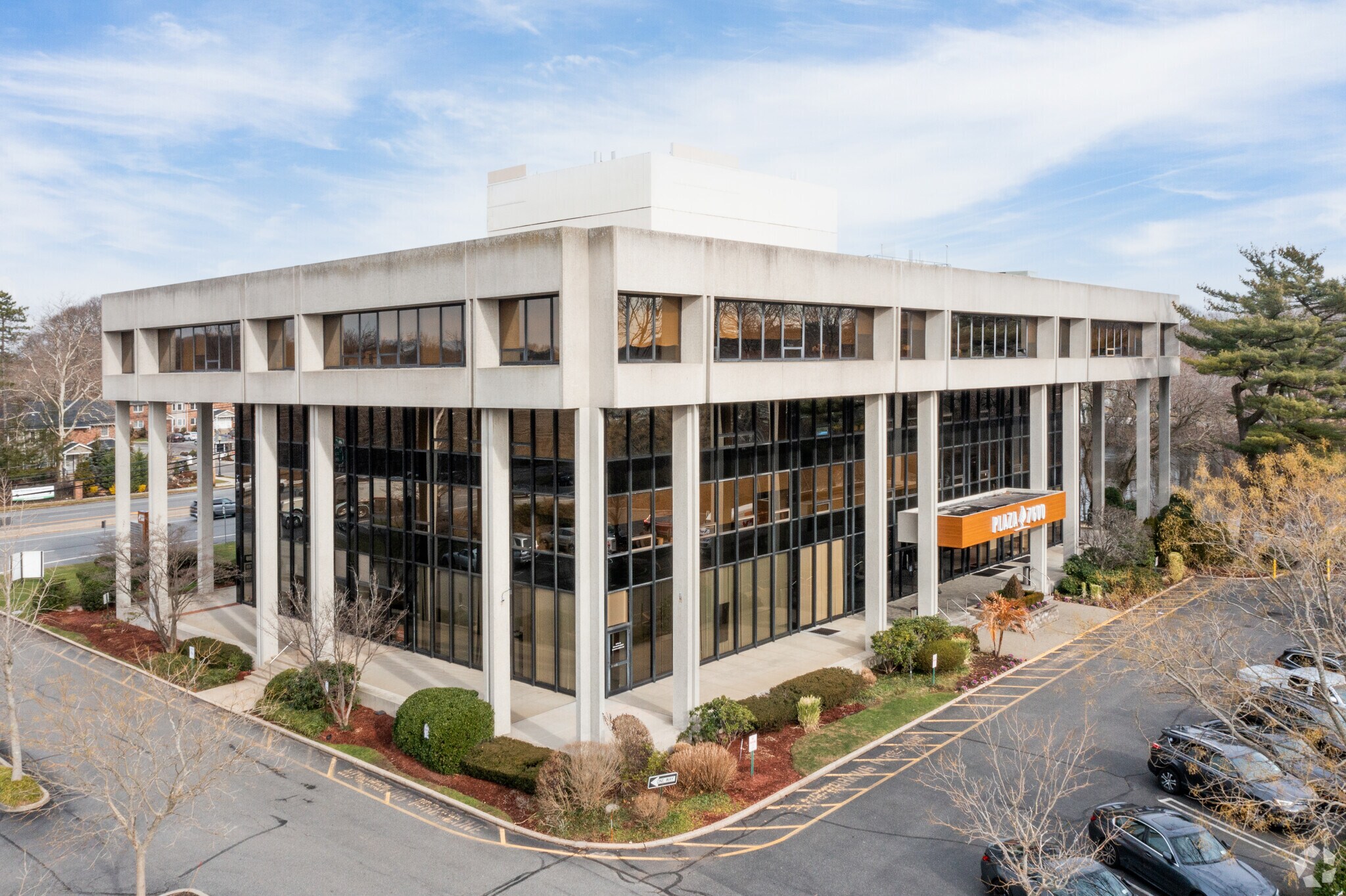 7600 Jericho Tpke, Woodbury, NY to rent Primary Photo- Image 1 of 28