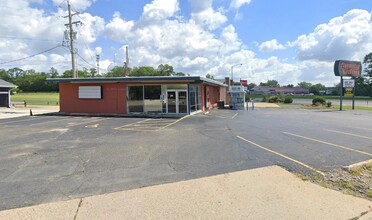 104 N Highland St, Creve Coeur, IL for rent Building Photo- Image 1 of 4