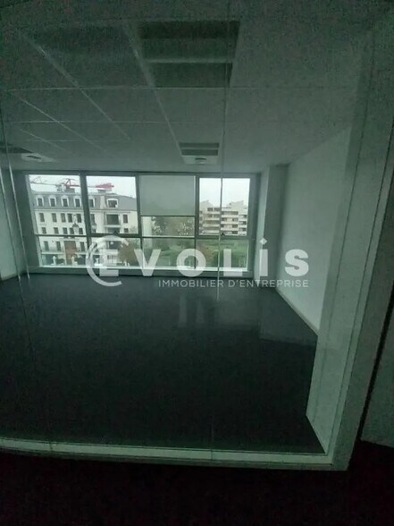 Office in Clamart to rent - Interior Photo - Image 3 of 8