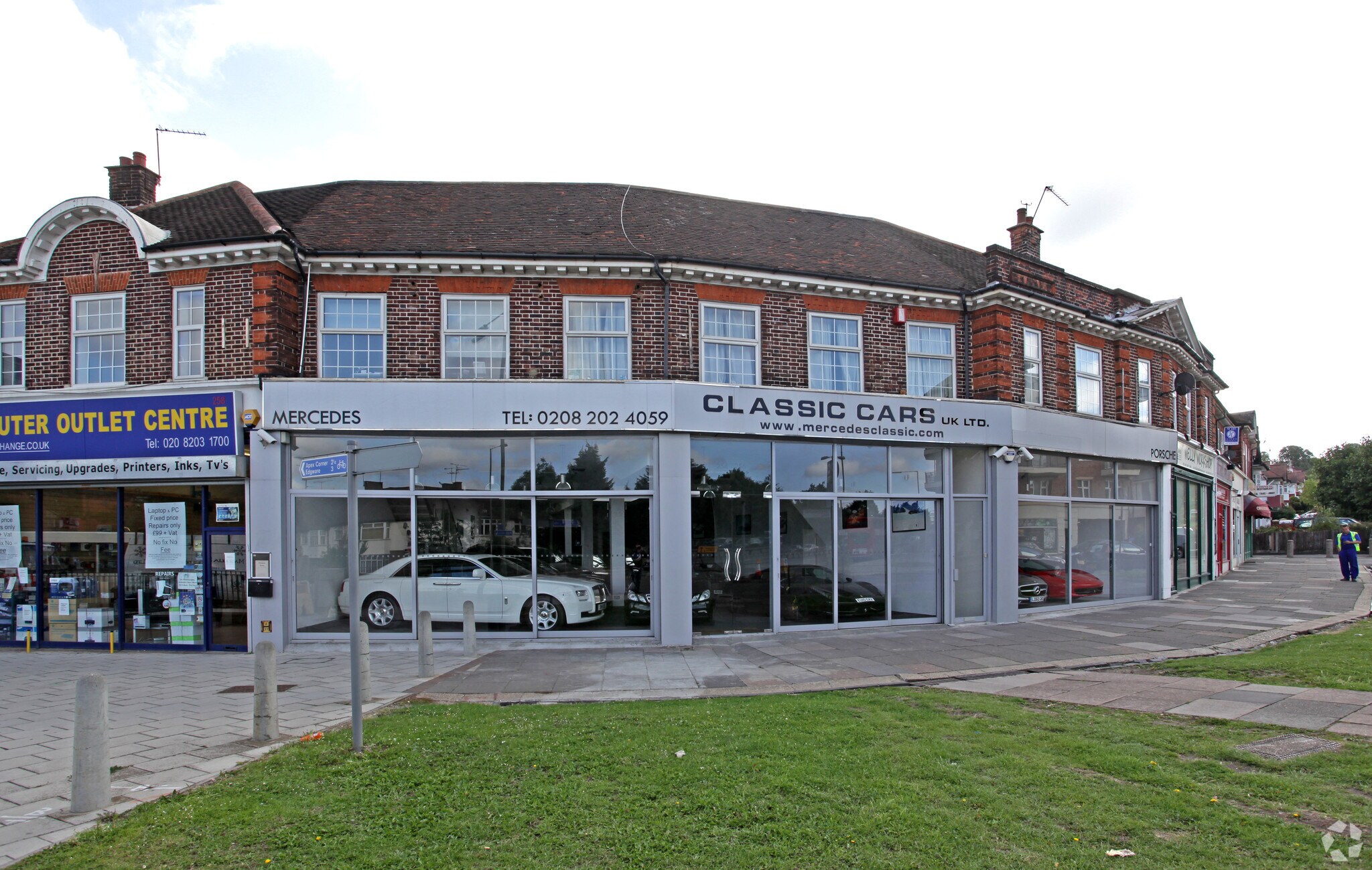 254-256 Watford Way, London for sale Primary Photo- Image 1 of 1