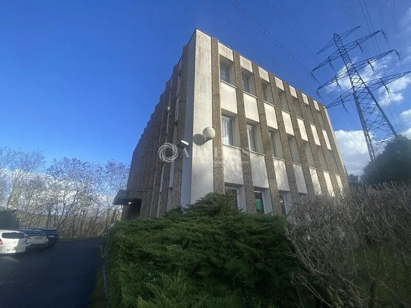 Office in Igny to rent Building Photo- Image 1 of 8