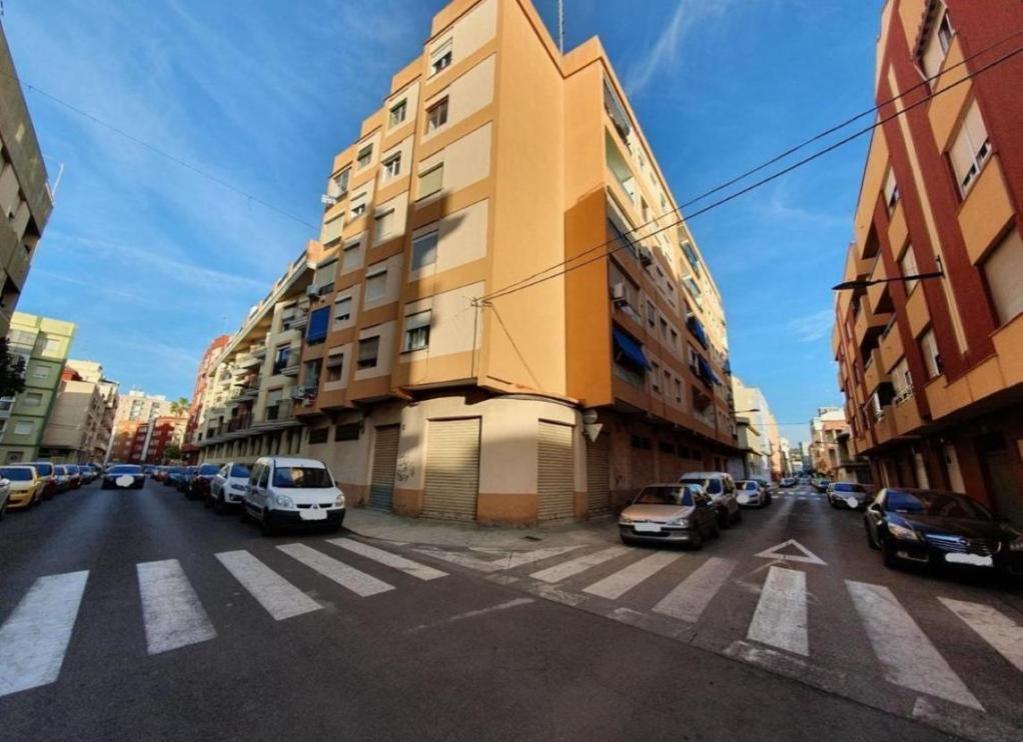 Retail in Alzira for sale Building Photo- Image 1 of 21