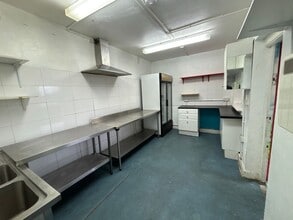 52 Salters Hl, London to rent Interior Photo- Image 2 of 3