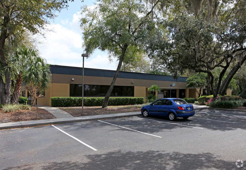 1410 W Broadway St, Oviedo, FL for rent - Primary Photo - Image 1 of 2