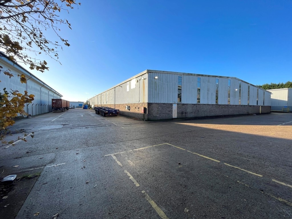 20 Freebournes Rd, Witham for sale Building Photo- Image 1 of 9