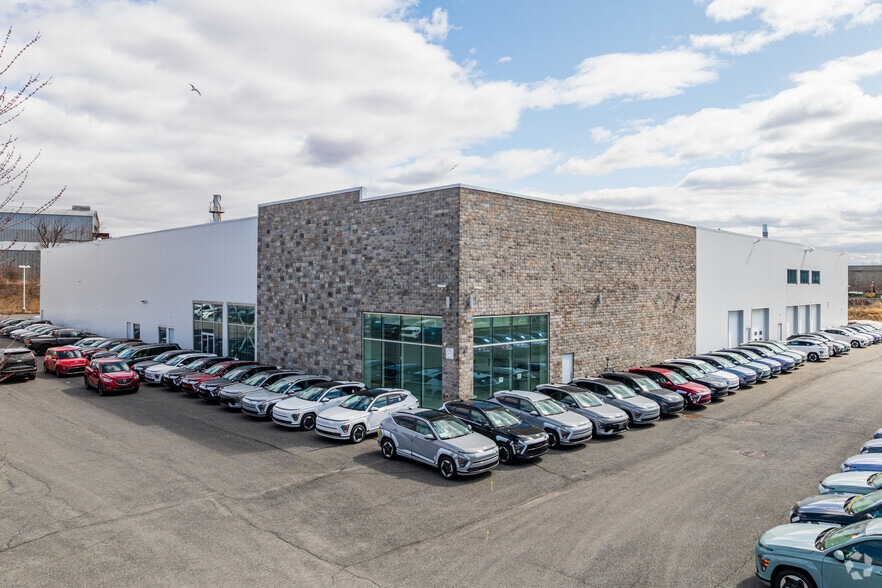 650 Rue Hérelle, Longueuil, QC for sale - Building Photo - Image 1 of 1