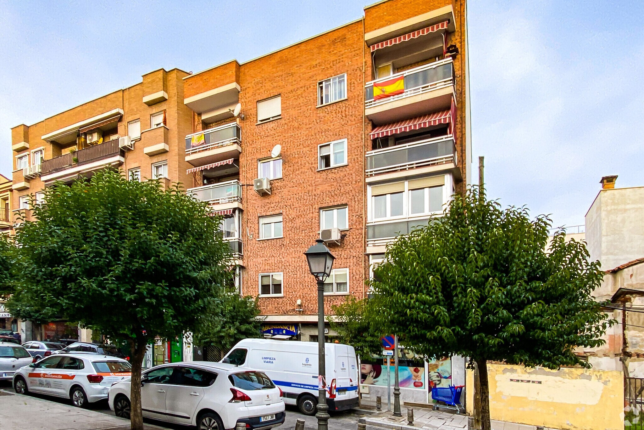 Calle la Fuente, 25, Leganés, Madrid for sale Primary Photo- Image 1 of 2
