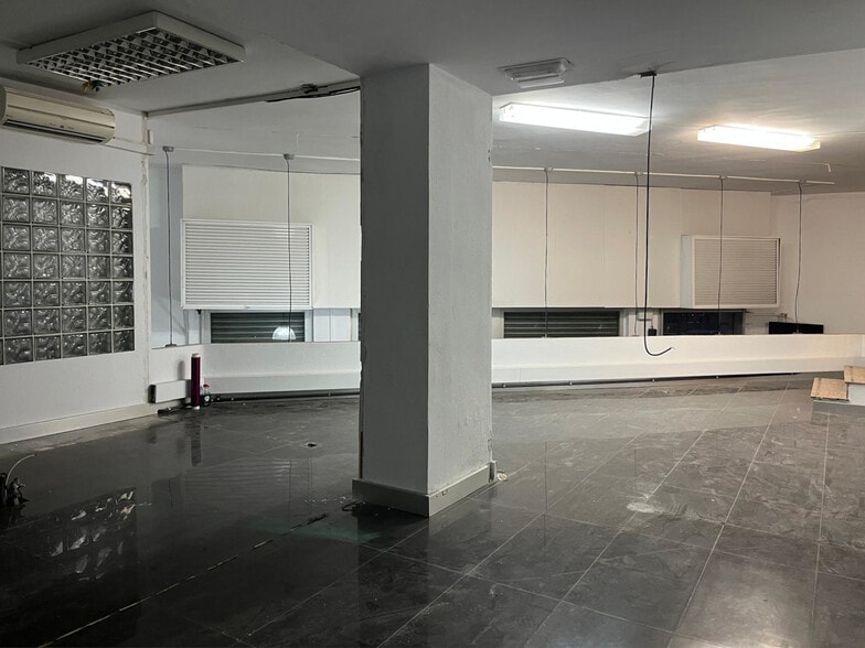 Retail in Viladecans, Barcelona to rent - Building Photo - Image 3 of 3